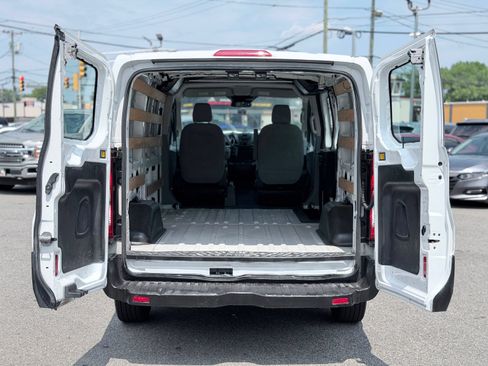 Used 2016 Ford Transit 250 130 Low Roof w/ Exterior Upgrade Package RWD image 9