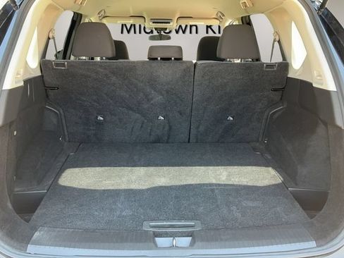 Used 2023 Nissan Rogue SV AWD/4WD image 16