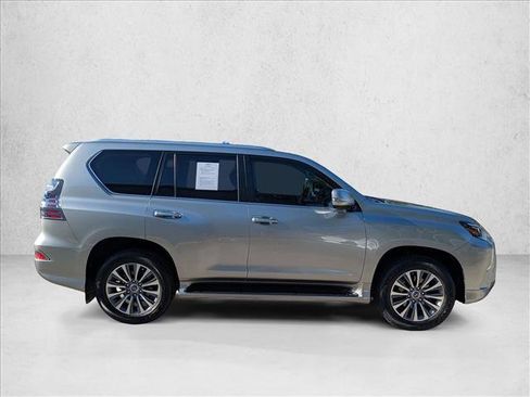 Used 2023 Lexus GX 460 Luxury w/ Accessory Package AWD/4WD image 4