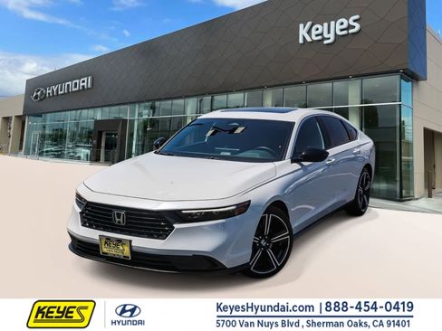 Used 2025 Honda Accord Sport image 1