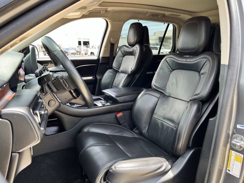 Used 2023 Lincoln Aviator Reserve w/ Equipment Group 201A RWD image 23