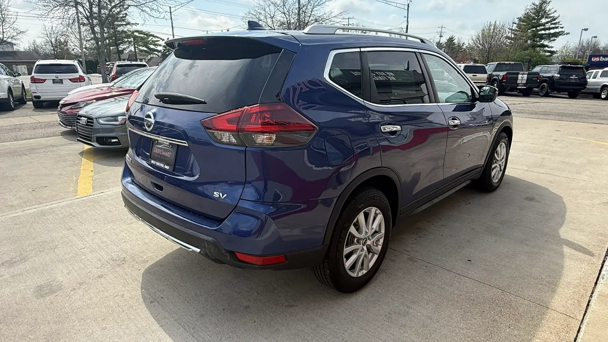 Used 2018 Nissan Rogue SV FWD image 3