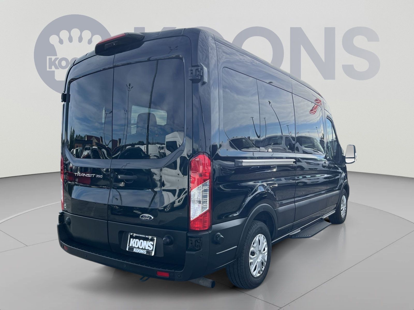 Used 2024 Ford Transit 350 XLT RWD image 7