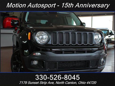 Used 2017 Jeep Renegade Altitude AWD/4WD image 41