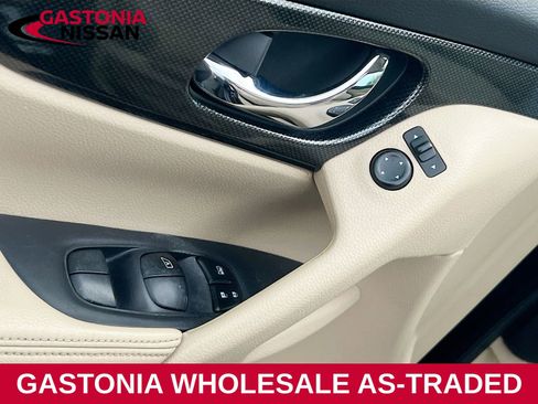 Used 2015 Nissan Rogue SL w/ SL Premium Package image 18