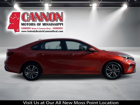 Used 2024 Kia Forte LXS w/ LXS Technology Package image 6