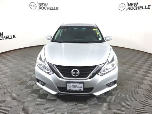 Used 2017 Nissan Altima 2.5 S w/ Power Driver Seat Package image 2