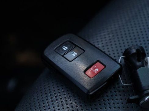 Used 2020 Toyota 4Runner Limited image 25