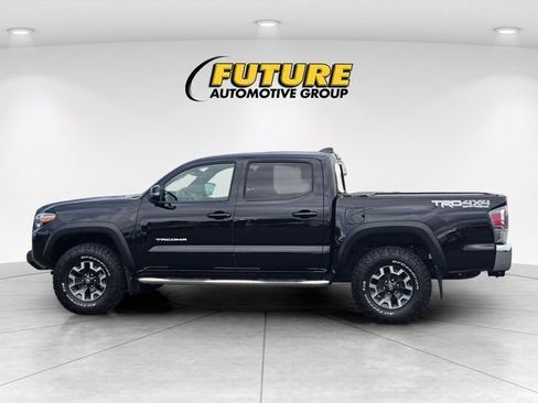 Certified 2023 Toyota Tacoma TRD Off-Road image 9