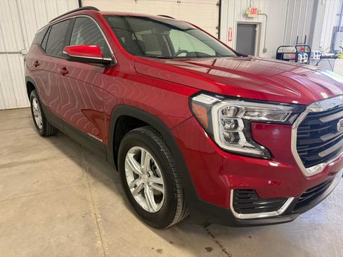 Used 2023 GMC Terrain SLE w/ Driver Convenience Package AWD/4WD image 10