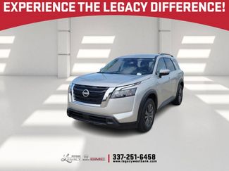 Used 2025 Nissan Pathfinder SV FWD video 1