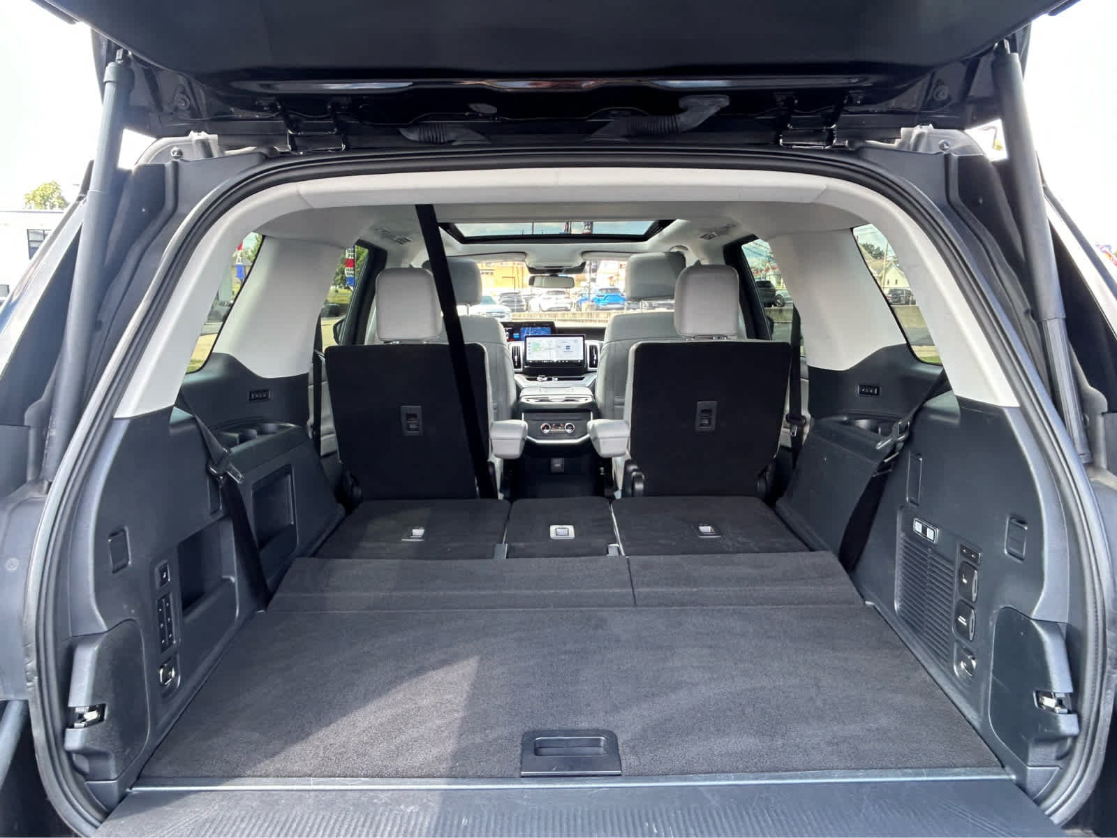 Certified 2025 Ford Expedition Active AWD/4WD image 12