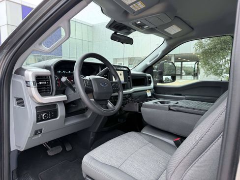 Used 2024 Ford F250 XL w/ STX Appearance Package AWD/4WD image 12