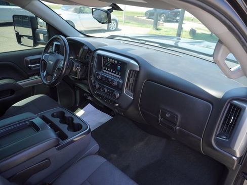 Used 2018 Chevrolet Silverado 1500 LT w/ All Star Edition AWD/4WD image 29