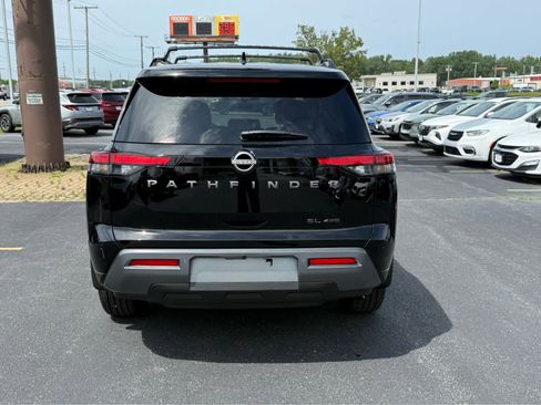 Used 2026 Nissan Pathfinder SL AWD/4WD image 6