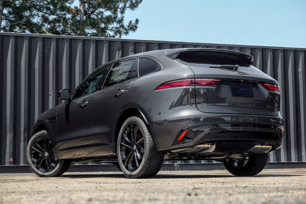 New 2026 Jaguar F-PACE R-Dynamic S AWD/4WD image 2