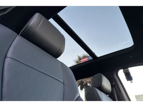 Used 2025 Toyota Tundra Platinum image 18