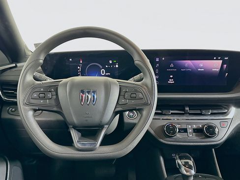 Used 2025 Buick Envista Preferred image 17