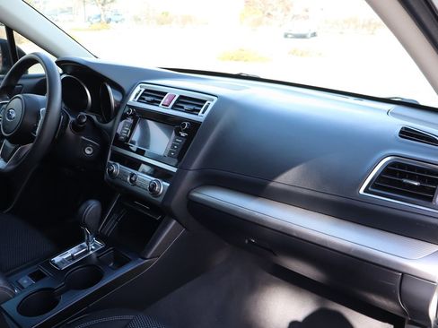 Used 2018 Subaru Outback 2.5i image 17
