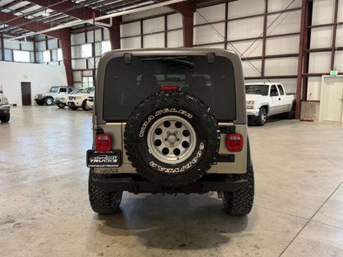 Used 2006 Jeep Wrangler Unlimited Rubicon AWD/4WD image 9
