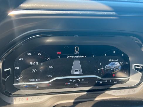 Used 2023 GMC Yukon XL Denali AWD/4WD image 23
