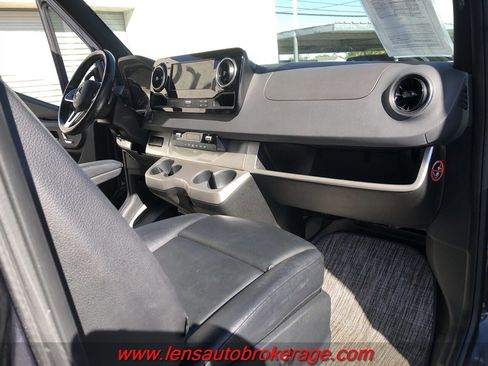 Used 2020 Mercedes-Benz Sprinter 2500 image 16