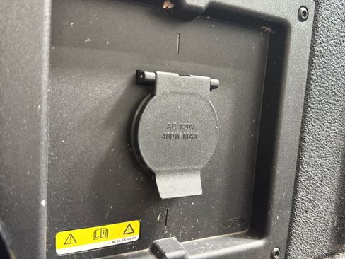 Used 2024 Ford F150 Lariat image 23