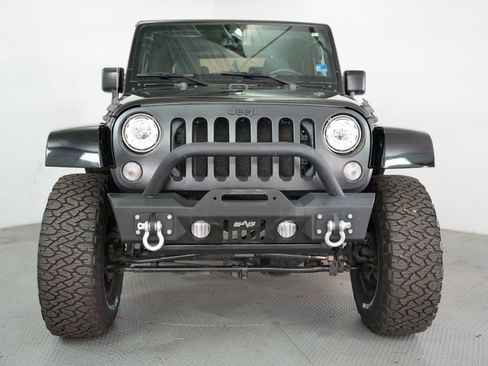 Used 2017 Jeep Wrangler Sahara AWD/4WD image 2