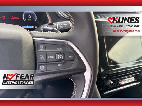 Used 2024 Jeep Grand Cherokee Laredo image 28