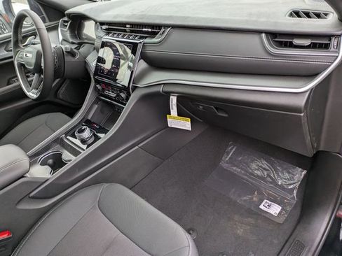 New 2026 Jeep Grand Cherokee Laredo X AWD/4WD image 28