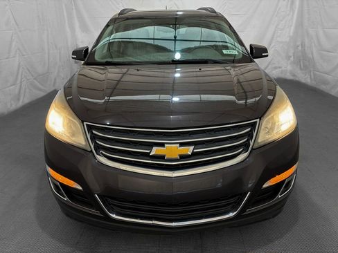 Used 2013 Chevrolet Traverse LT FWD image 2