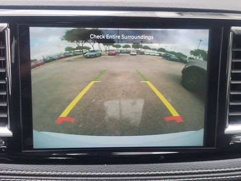 Used 2023 Chrysler Pacifica Touring-L FWD image 14