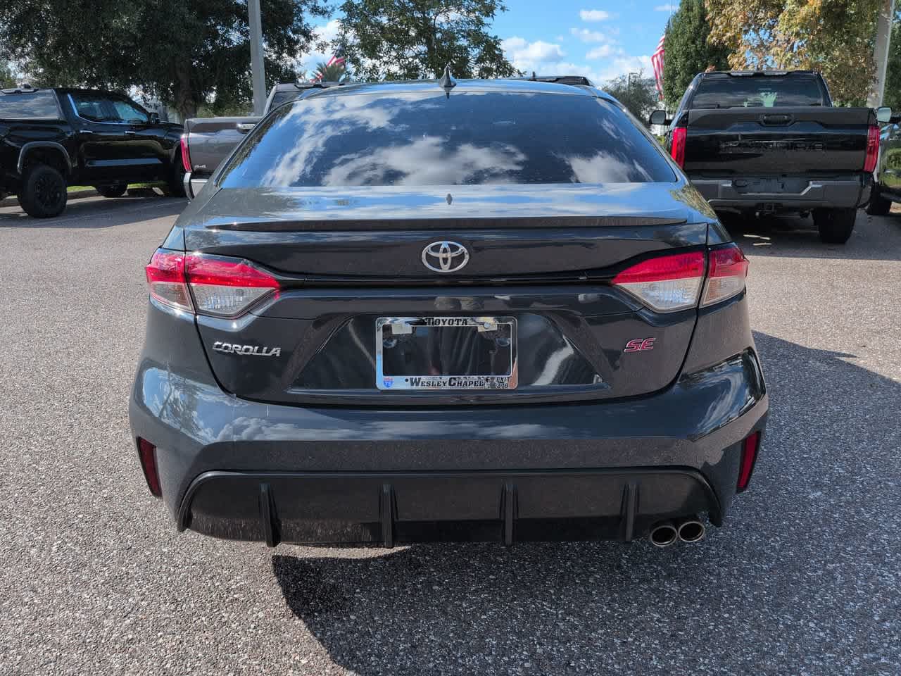 Used 2023 Toyota Corolla SE FWD image 5