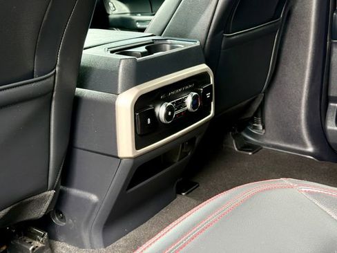 Used 2024 Ford Expedition Limited image 12