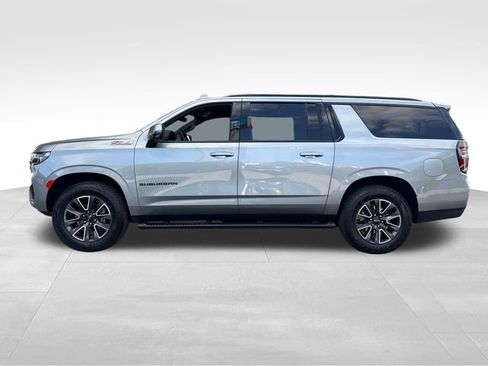 Certified 2023 Chevrolet Suburban Z71 w/ Luxury Package AWD/4WD image 2