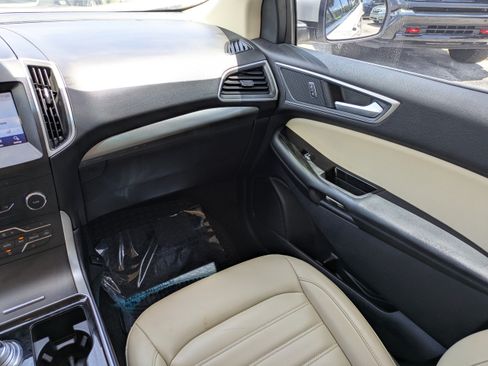 Used 2019 Ford Edge SEL w/ Equipment Group 201A FWD image 16