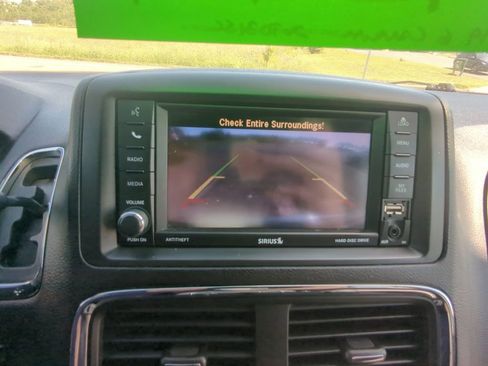 Used 2019 Dodge Grand Caravan SXT FWD image 18