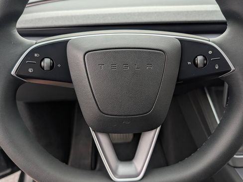 Used 2026 Tesla Model Y 2WD image 21