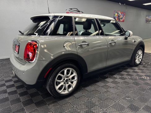 Used 2019 MINI Cooper 4-Door Hardtop w/ Premium Package image 13