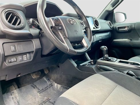 Used 2023 Toyota Tacoma TRD Off-Road w/ Black Out Package (TMS) image 9