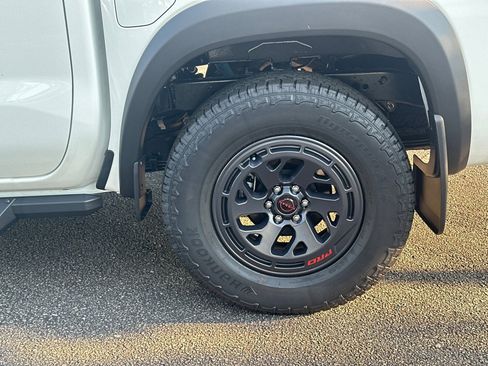 New 2025 Nissan Frontier PRO-4X w/ Pro Convenience Package image 19