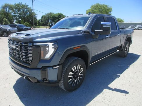 New 2026 GMC Sierra 2500 Denali Ultimate AWD/4WD image 11