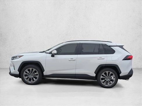 Used 2019 Toyota RAV4 LE w/ All Weather Liner Package AWD/4WD image 8