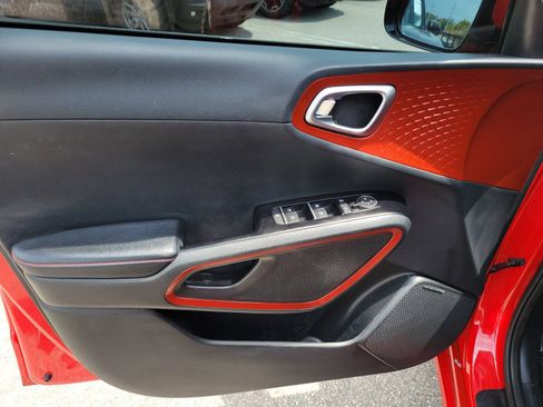 Used 2022 Kia Soul Turbo FWD image 14