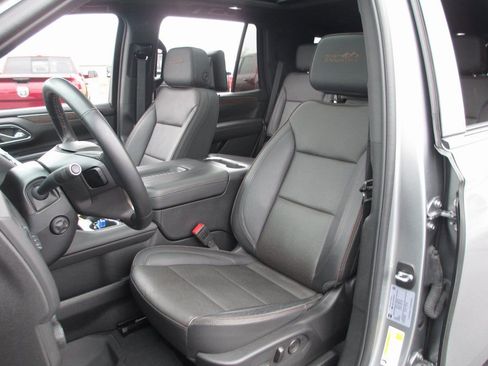 Used 2024 Chevrolet Tahoe High Country AWD/4WD image 23