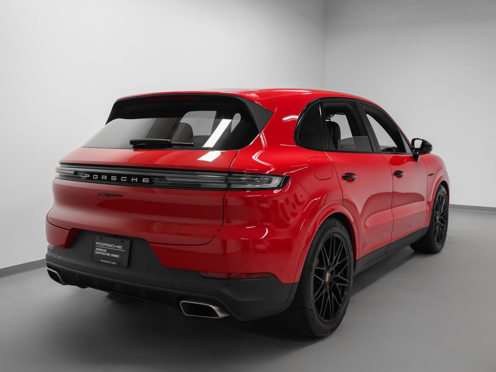 Certified 2025 Porsche Cayenne E-Hybrid AWD/4WD image 12