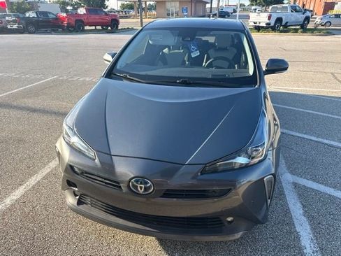 Used 2022 Toyota Prius XLE w/ Advanced Technology Package FWD image 3