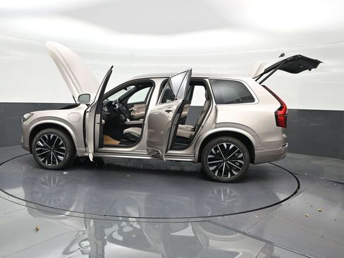 New 2026 Volvo XC90 T8 Plus w/ Protection Package Premier AWD/4WD image 31