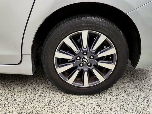 Used 2020 Toyota Sienna XLE Premium AWD/4WD image 9