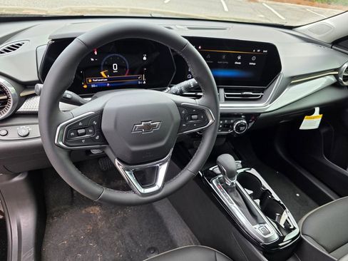 New 2026 Chevrolet Trax ACTIV FWD image 10